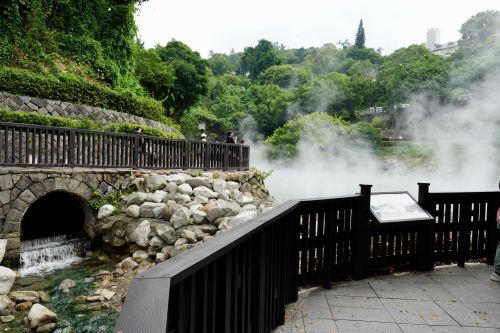 Công dụng của khoáng nóng đối với sức khỏe: Liệu pháp chăm sóc cơ thể từ thiên nhiên